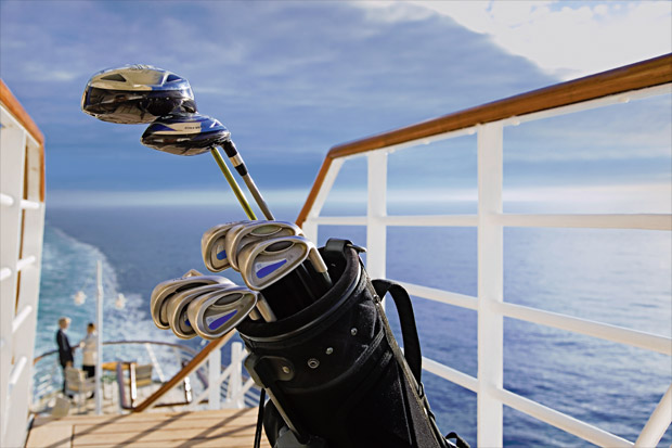 Mit der "Europa 1" und der "Europa 2" können die Gäste zahlreiche Golfreisen erleben.