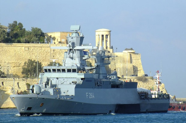 Die Korvette "Ludwigshafen am Rhein" im Hafen von Valletta/Malta.