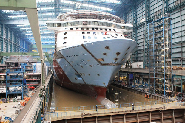 Die "Quantum of the seas" (hier in der Meyer-Werft) ist das baugleiche Schwesterschiff der "Ovation of the seas"