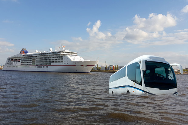 Wie in dieser Collage soll ab Mitte April ein Bus über die Elbe fahren. Wie in dieser Collage soll ab Mitte April ein Bus über die Elbe fahren.